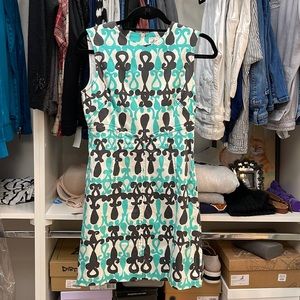 LIKE NEW MILLY! Beautiful stitching that creates VERY FLATTERING!